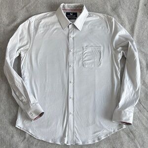Like New! Mens Buttercloth Size M Classic light grey patterned Button-Down Shirt
